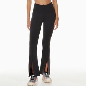 Aritzia TnAction Split Hi-Rise Long Flare Leggings Size‎ 2XS
